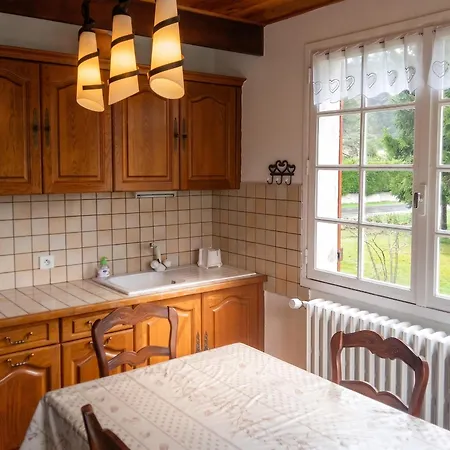 Feriehus Maison Charmante Au Coeur Du Chambon-sur-lignon Avec Jardin Le Chambon-sur-Lignon