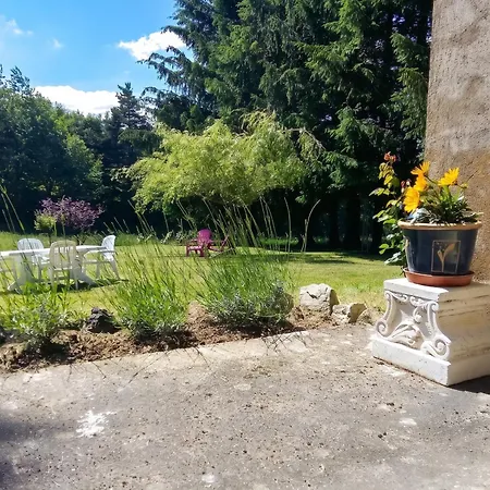 Feriehus Maison Charmante Au Coeur Du Chambon-sur-lignon Avec Jardin *