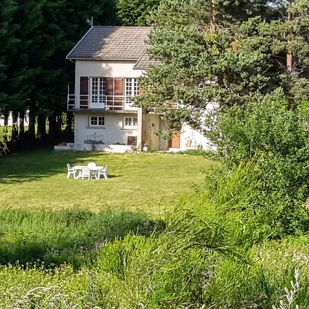 Maison Charmante Au Coeur Du Chambon-sur-lignon Avec Jardin *